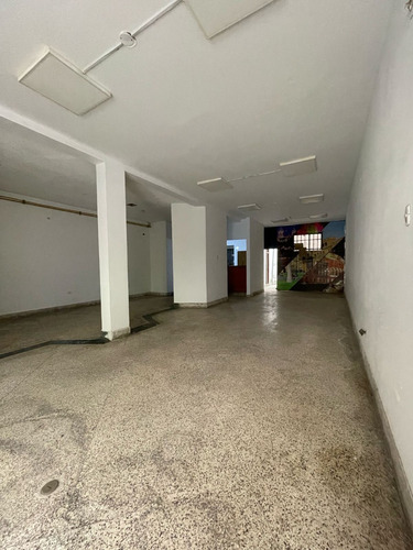 Alquiler De Local Comercial 160m2
