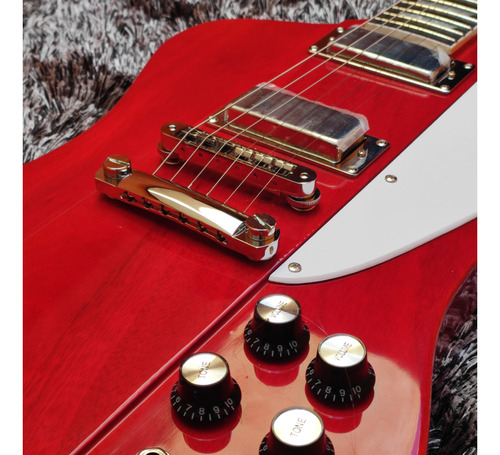Guitarra Firebird Gibson 2022 China Basswood Translúcido.