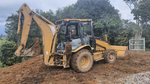 Venta Retroexcavadora Caterpillar 420d - Modelo 2006