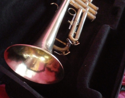 Trompeta Júpiter 410 