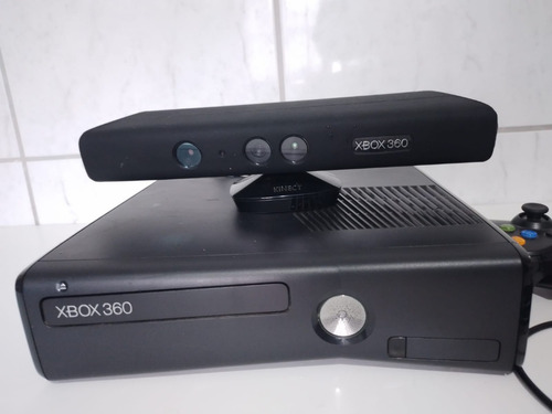 Microsoft Xbox 360 + Kinect + 1 Controle 4gb Cor Preto Video Game Dia Das Crianças