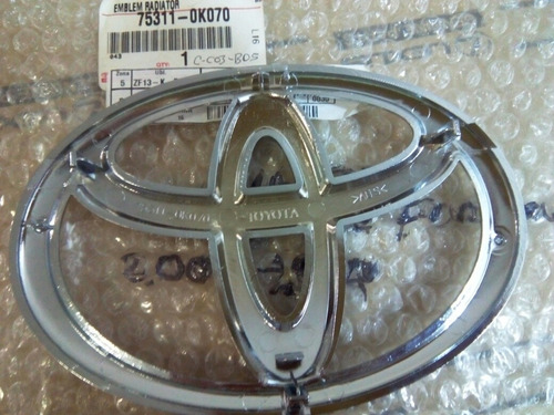 Logo Parrilla Hilux Fortuner 2012 / 2017 100% Original Foto 2