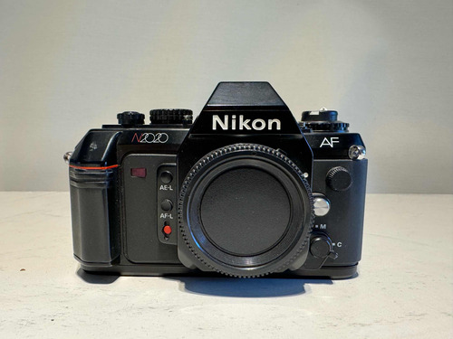 Nikon N2020 Analógica Japonesa Inmaculada