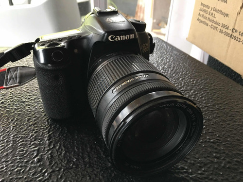 Canon 70d Con Grip Tres Baterías Y Dos Cargadores Y 18-200mm