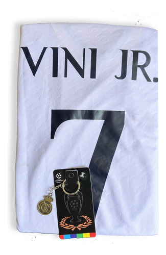 Camiseta Vini Jr. + Llavero Tematico