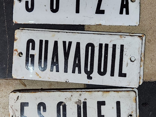 Cartel Antiguo Enlozado De Calle Guayaquil
