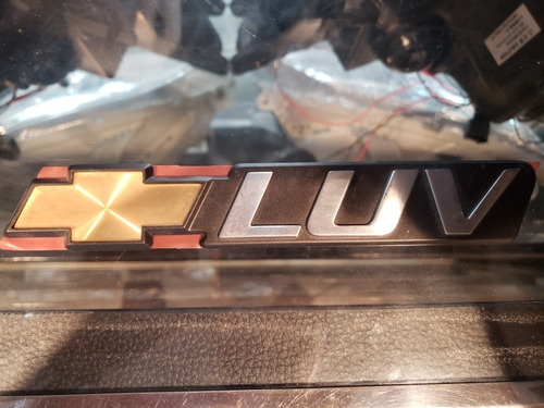 Emblema Puerta Luv Dmax Foto 2