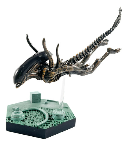 Miniatura Action Figure Alien: Swimming Xenomorph Edição 25