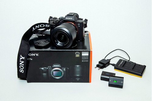 Cámara Sony A7iii+lente 28-70mm F:3.5-5.6+2baterias+cargador