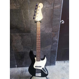 Bajo Squier J Bass 5 Cuerdas Negro