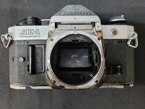 Máquina Fotográfica Canon Ae-1 Para Restauro Sem Lente