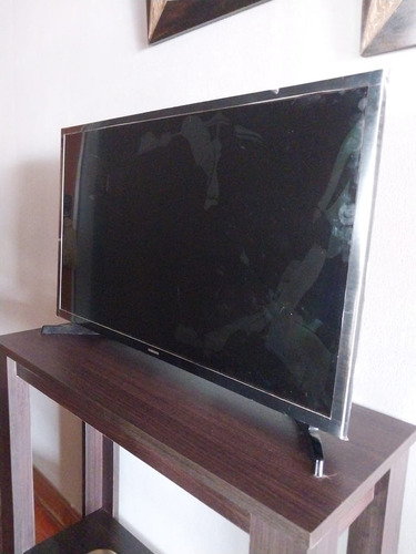 Televisor Samsung Smart Tv Negro T4300 - 36'' Display Roto