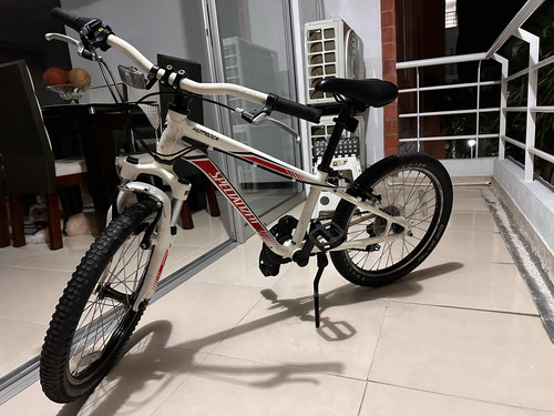 Bicicleta Specialized Hotrock 20