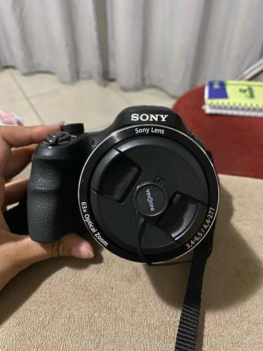 Câmera Semiprofissional Cyber-shot Sony
