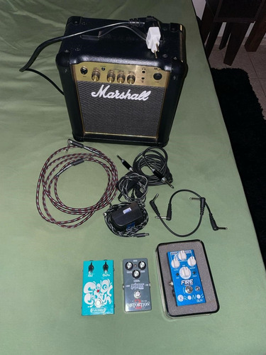 Amplificador De Guitarra Marshall Mg10 +3 Pedais/fonte/cabos