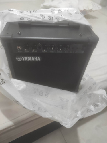 Yamaha Caixa Amplificada 