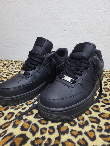Nike Air Force One Negras 
