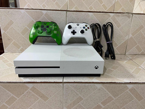 Xbox One S Con 2 Controles Y 5 Juegos
