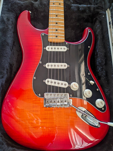 Fender Standard Stratocaster Plus Top, Aged Cherry Burst