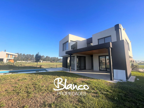 Casa En Venta En Carpinchos, Nordelta, Tigre - Imagen 3