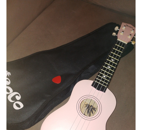 Ukelele Soprano Coco Ukco100s Rosa Claro Con Funda