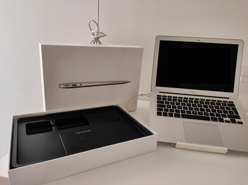 Macbook Air (13-inch, Mid 2013) Modelo A1466 Impecable 