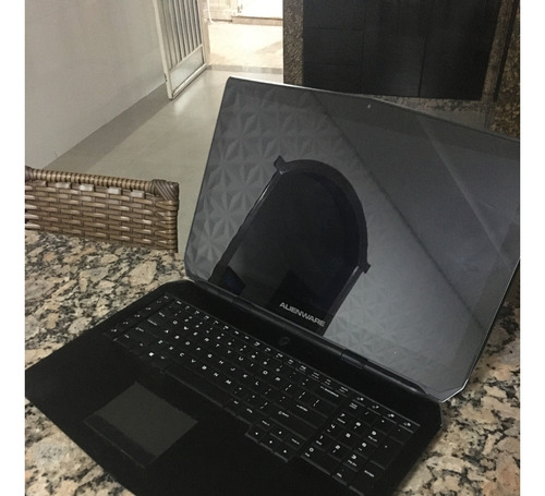 Alienware 17 R2 16gb Ram 232 Ssd 1tb Hd Gtx 980m 