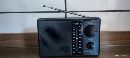 Radio Sony Icf-18 Am E Fm Portátil 