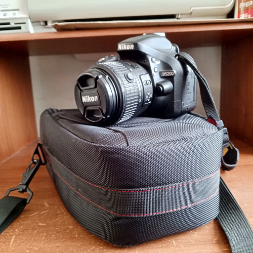  Nikon Kit D5200 + Lente 18-55mm Vr Dslr Color  Negro