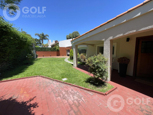 Venta De Exclusiva Casa 5 Dormitorios En Carrasco - Imagen 2