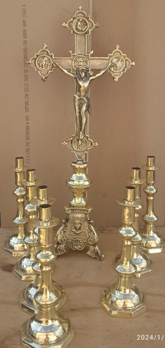 Juego Para Altar En Bronce Cruz Y Candelabro Iglesia 