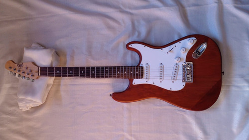 Guitarra Electrica Onas Stratocaster (impecable) + Funda 