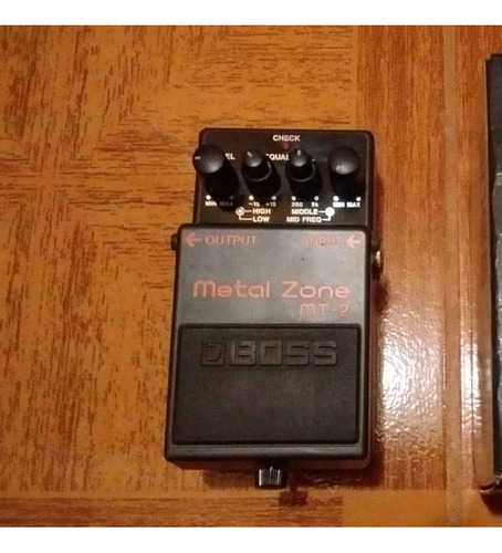 Boss Metal Zone Mt-2 **impecable**