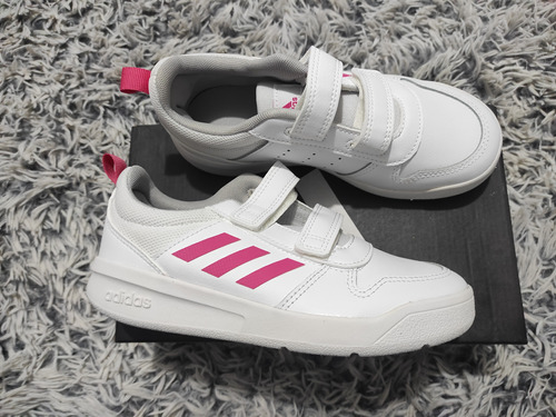 Tenis adidas Blanco Con Rosa Urbano Con Broche