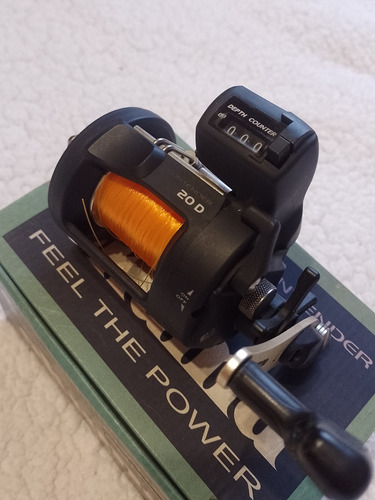 Reel Rotativo Okuma - Mod. Contender 20 D-con Contador.