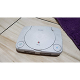 Playstation 1 Psone Só O Aparelho Sem Nada. Não Leu Os Jogos. 651. A27