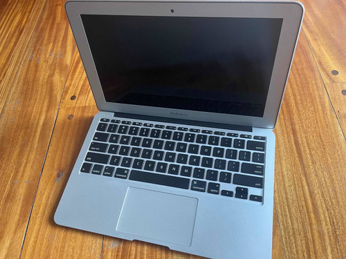 Apple Macbook Air 11 2015 Core I5 Casi Sin Uso Igual A Nueva