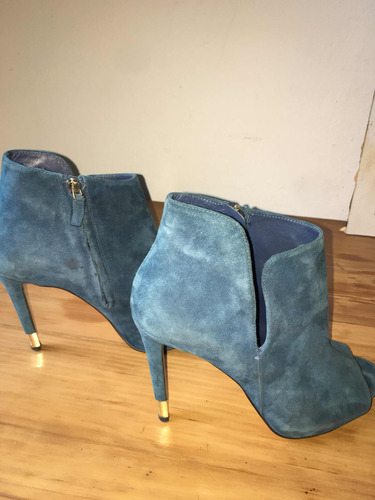 Botas De Cuero Gamuzado Azul. Talle 41, Guess. Europeas.