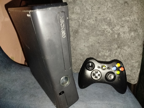Microsoft Xbox 360 4gb Standard Color  Glossy Black