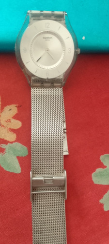  Reloj Pulsera Swatch Metal De Cuerpo Color Gris De Mujer 