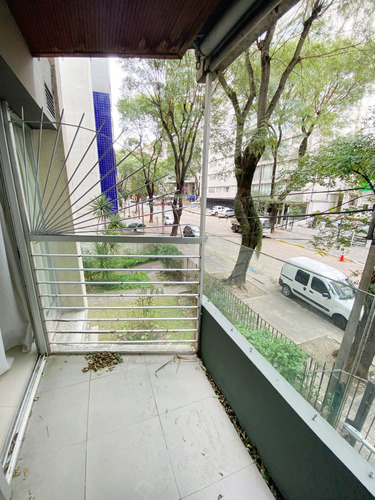 Alquiler Apartamento Pocitos 1 Dormitorio Con Garaje, Patio Y Parrillero Exclusivo - Imagen 2