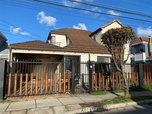 Casa En Venta De 5 Dorm. En Concepción