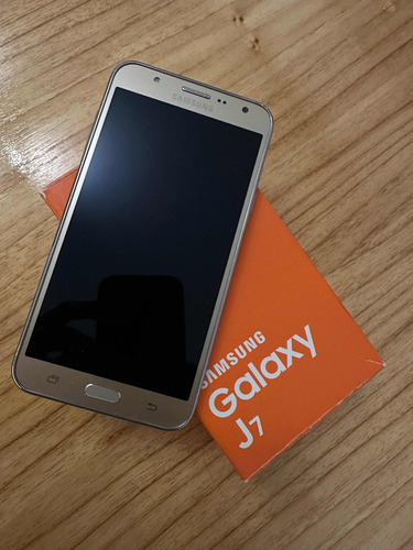 Celular Samsung Galaxy J7