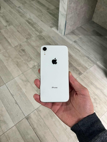iPhone XR 128gb White 83%