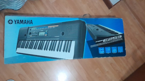 Teclado Digital Yamaha Psr-e253+base+adaptador Yamaha