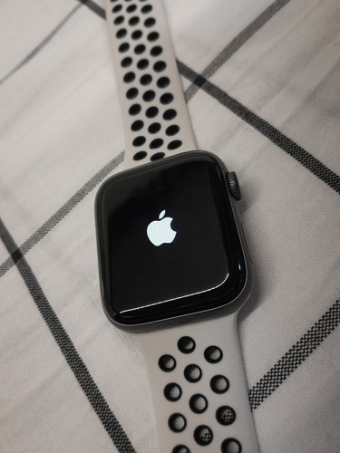 Apple Watch Series 4 (gps, 44mm) - Gris Espacial - Nike