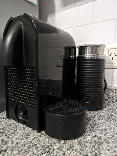 Nespresso Cafetera U-milk Con Aeroccino