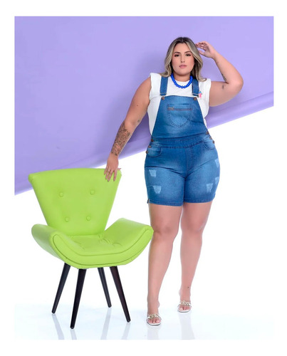 Jardineira Bermuda Jeans Feminina Plus Size