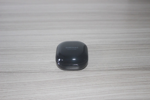 Caja De Carga Audifono Samsung Galaxy Buds Live Mystic Black