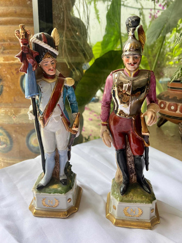 Escultura Porcelana Soldados Inglés Royal Crown Arte Antigua